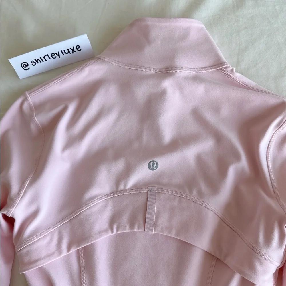 ๐ซ Sold - Lululemon Define Cropped Jacket *Nulu Strawberry Milkshake Size 4 - Picture 14 of 17